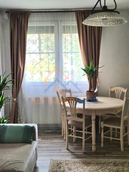 Titan Apartament de vanzare cu 3 camere, zona Titan - Metrou Nicolae Grigorescu