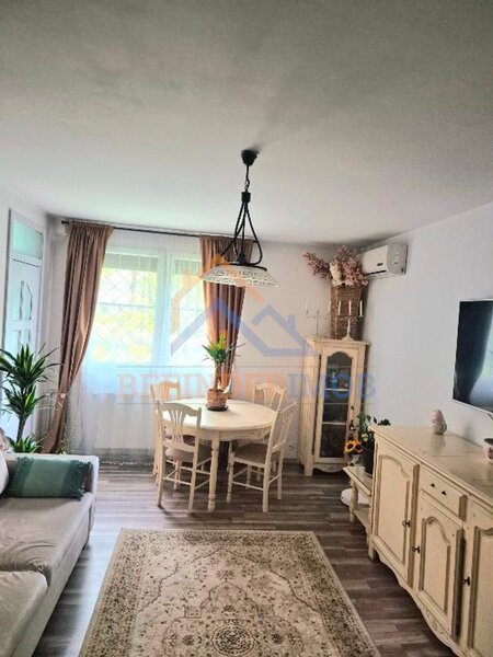 Titan Apartament de vanzare cu 3 camere, zona Titan - Metrou Nicolae Grigorescu