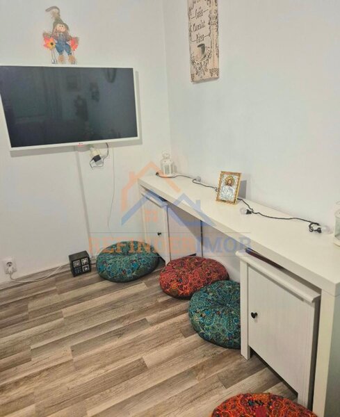 Titan Apartament de vanzare cu 3 camere, zona Titan - Metrou Nicolae Grigorescu