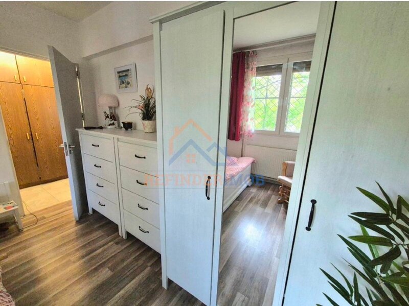 Titan Apartament de vanzare cu 3 camere, zona Titan - Metrou Nicolae Grigorescu
